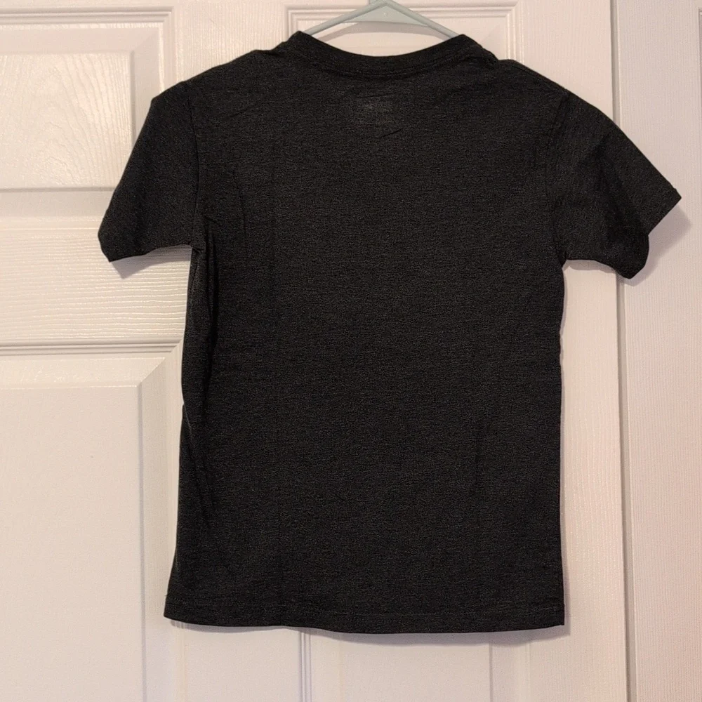 Santa Minions Gray Kids Christmas T-Shirt - Picture 4 of 5